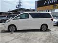 2013 Toyota Alphard