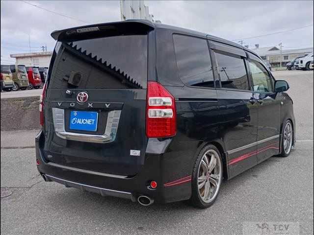 2013 Toyota Voxy