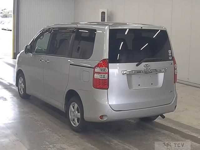 2011 Toyota Noah