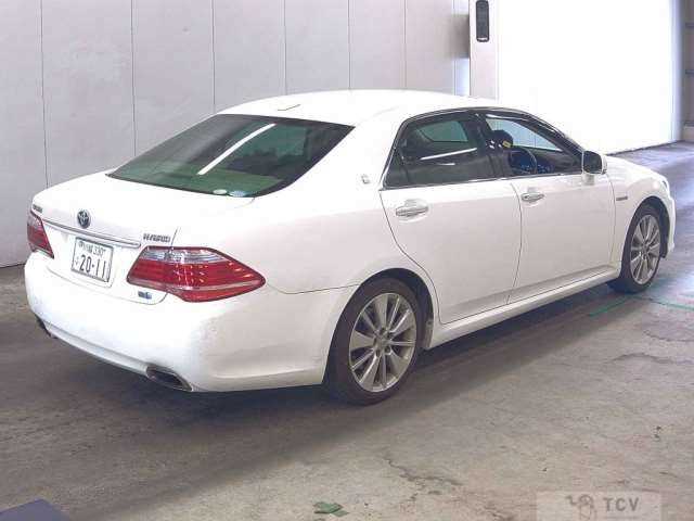 2011 Toyota Crown Hybrid