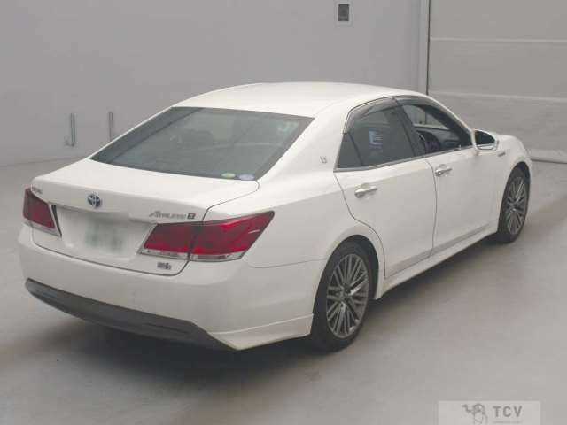 2013 Toyota Crown Hybrid