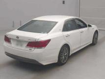 2013 Toyota Crown Hybrid