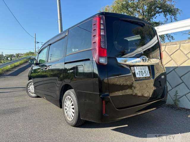 2014 Toyota Noah
