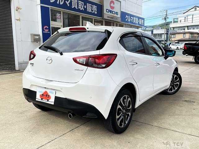 2016 Mazda Demio