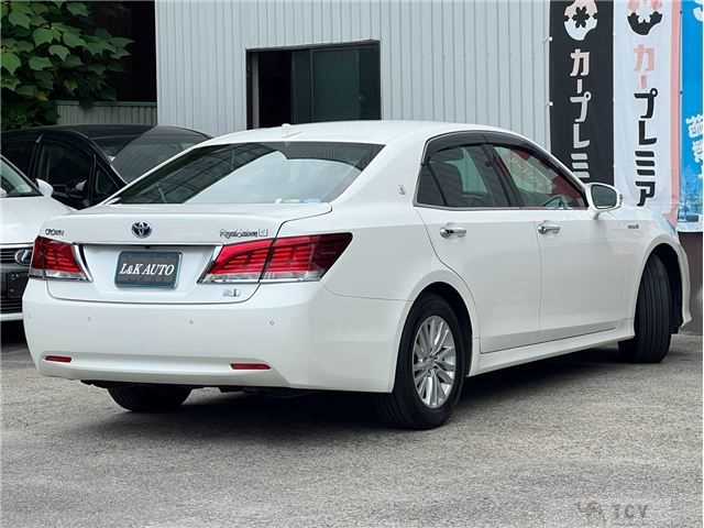 2015 Toyota Crown Hybrid