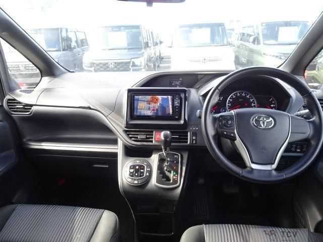 2014 Toyota Voxy