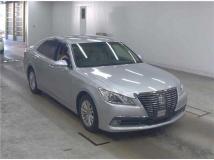 2013 Toyota Crown Hybrid