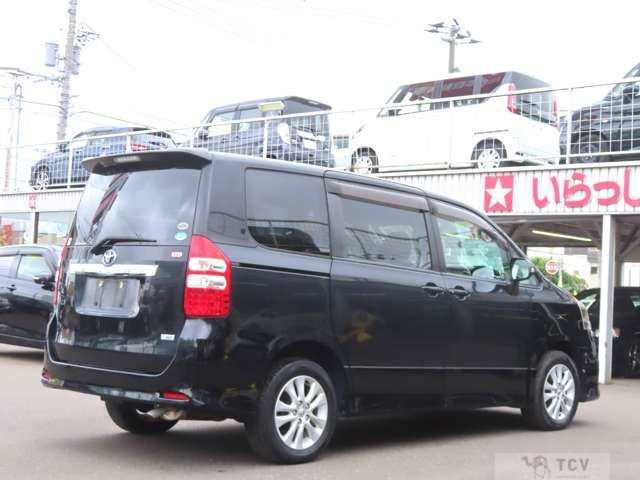 2010 Toyota Noah
