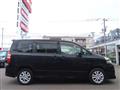 2010 Toyota Noah