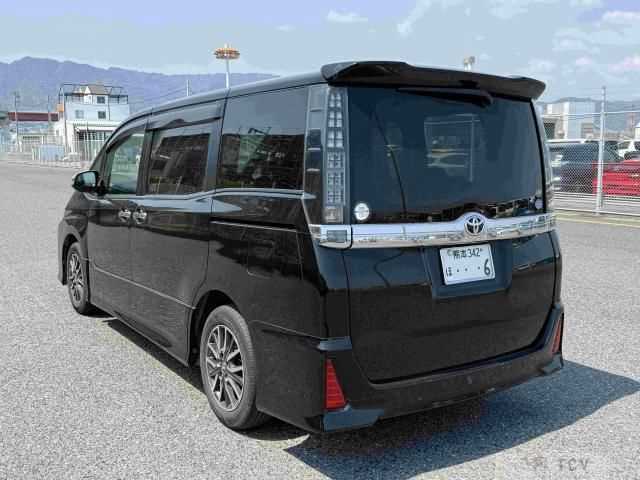 2016 Toyota Voxy