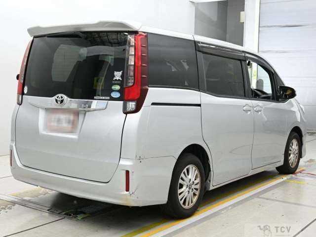 2016 Toyota Noah