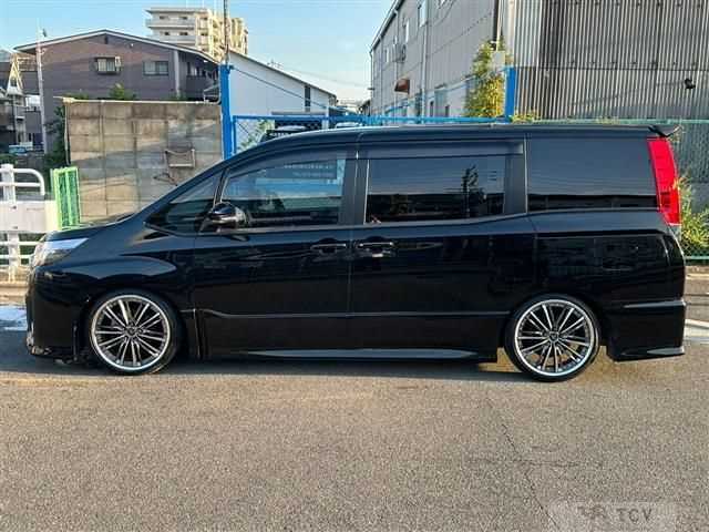 2016 Toyota Noah