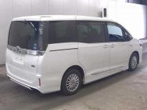 2015 Toyota Voxy