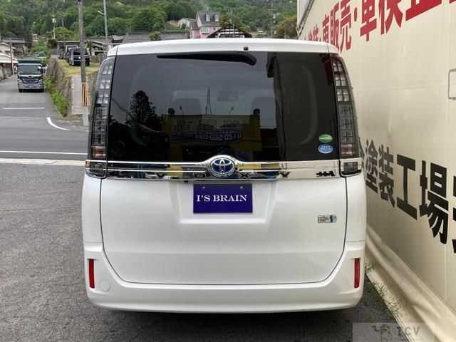 2017 Toyota Voxy