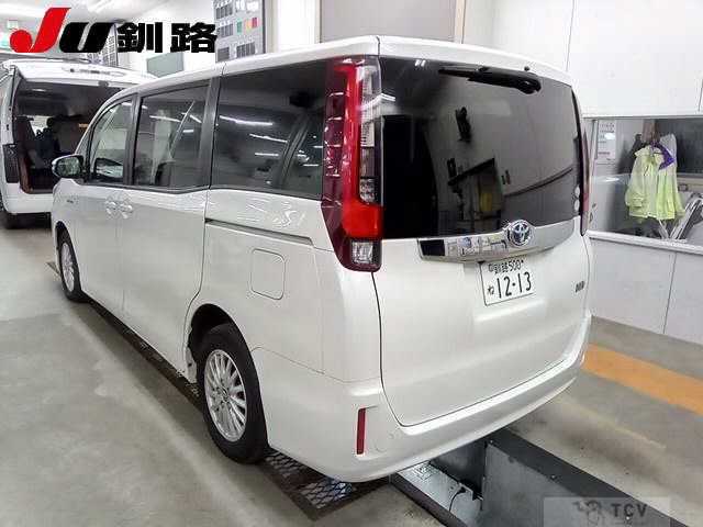 2015 Toyota Noah