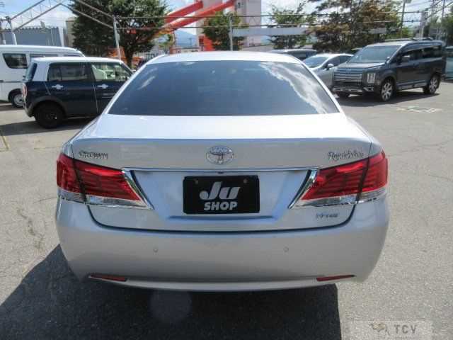 2013 Toyota Crown