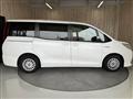 2016 Toyota Noah