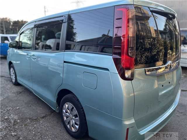 2014 Toyota Noah