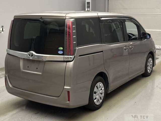 2017 Toyota Noah