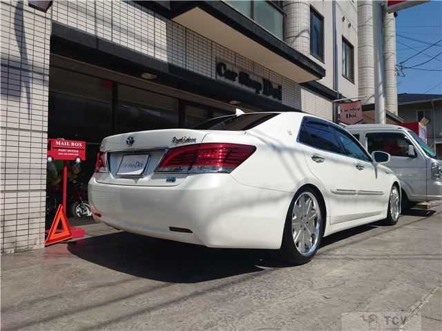 2014 Toyota Crown