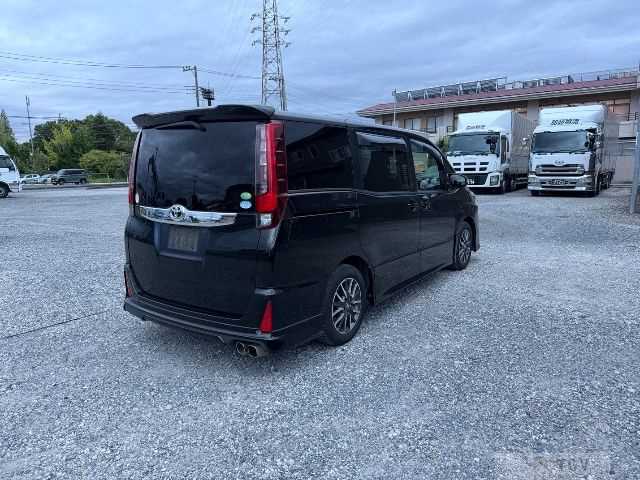2014 Toyota Noah