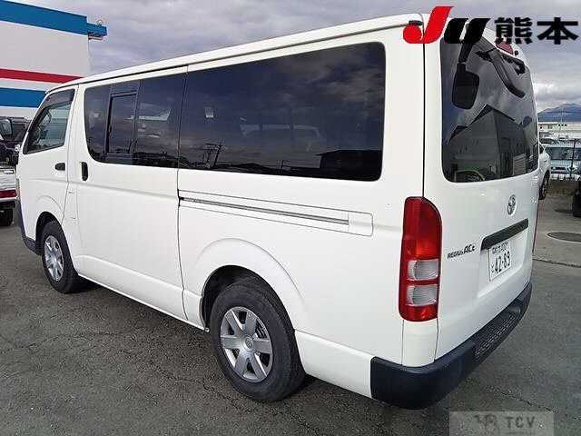2007 Toyota Regiusace Van