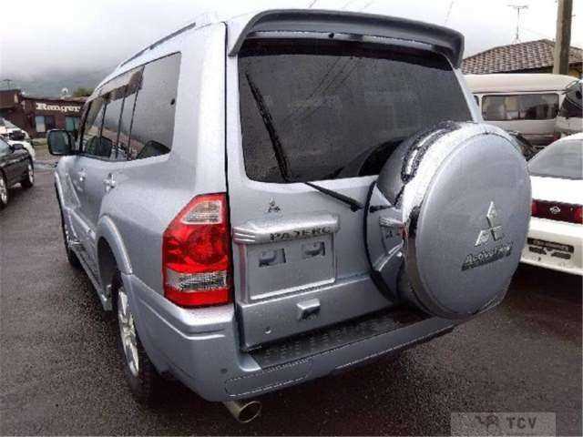 2005 Mitsubishi Pajero