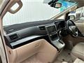 2012 Toyota Alphard