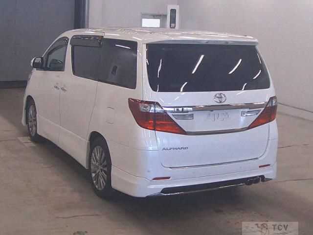 2013 Toyota Alphard