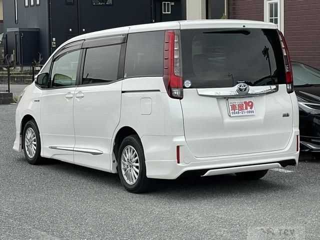 2014 Toyota Noah