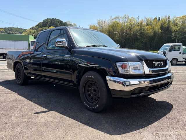 2003 Toyota Hilux Sports Pickup
