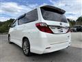 2014 Toyota Alphard Hybrid