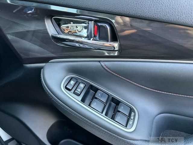 2014 Toyota Crown Hybrid