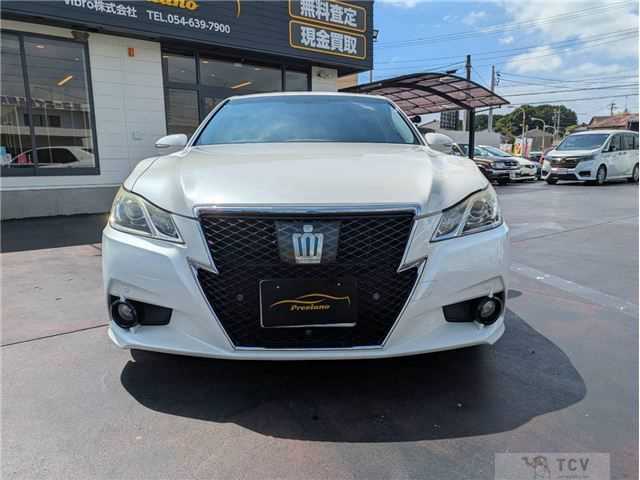 2013 Toyota Crown Hybrid