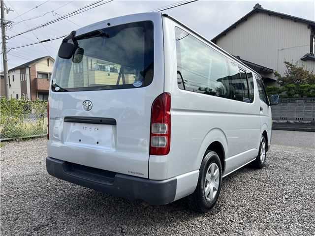 2005 Toyota Regiusace Van
