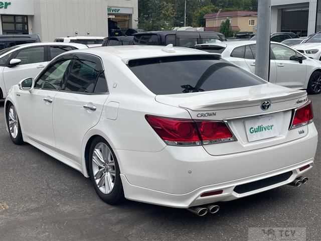 2013 Toyota Crown Hybrid