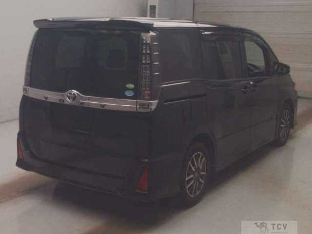 2014 Toyota Voxy