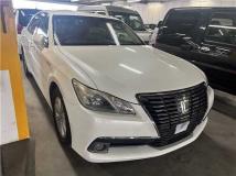 2013 Toyota Crown Hybrid