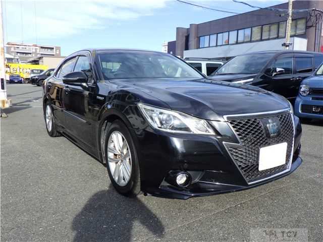 2014 Toyota Crown Hybrid