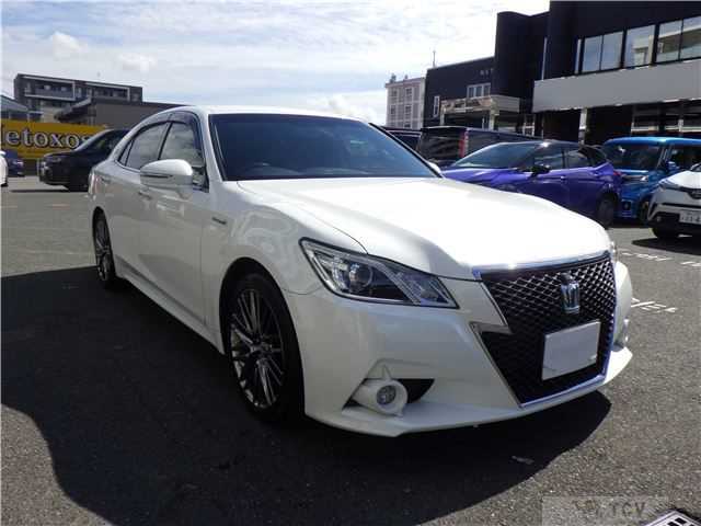 2014 Toyota Crown Hybrid