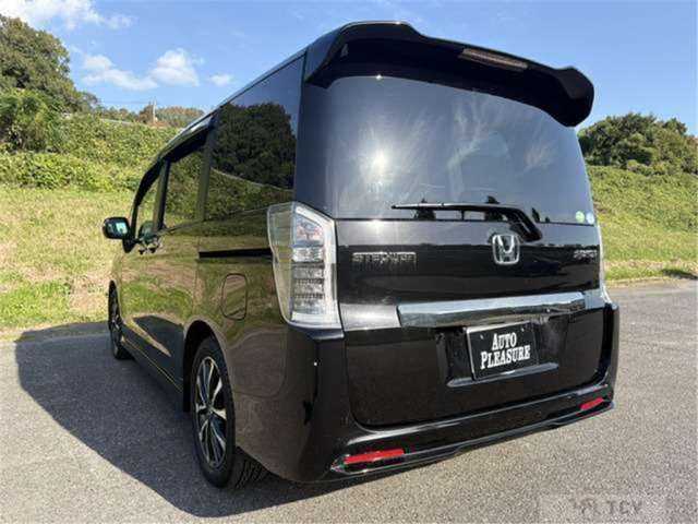 2012 Honda Step WGN