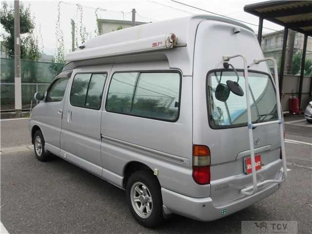 2004 Toyota Grand Hiace