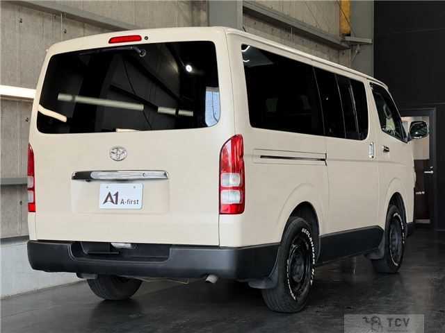 2004 Toyota Regiusace Van