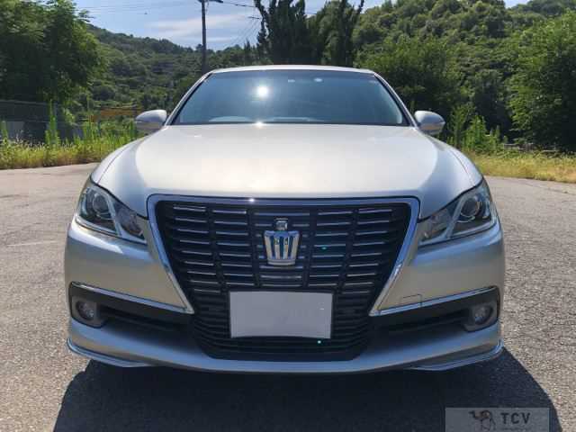 2014 Toyota Crown Hybrid