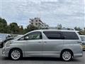 2013 Toyota Vellfire