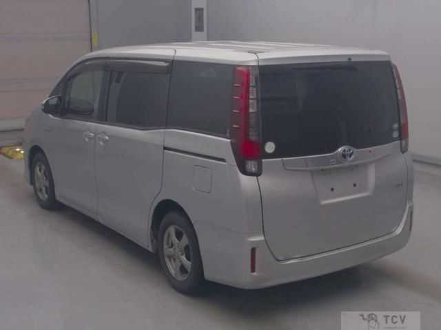 2014 Toyota Noah