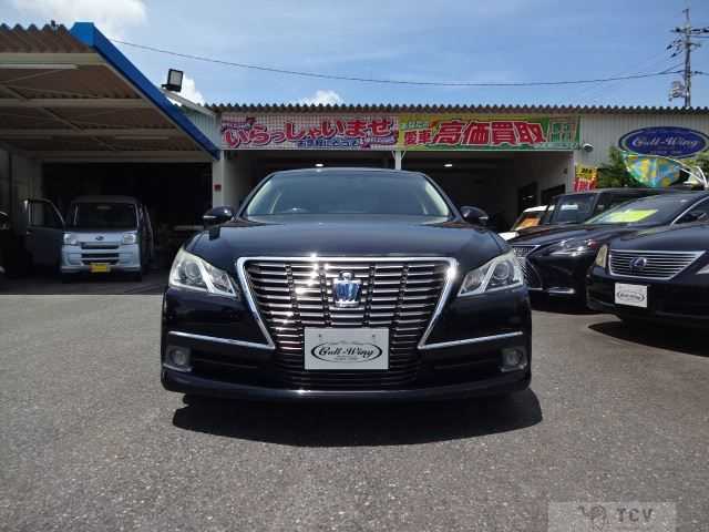 2013 Toyota Crown Hybrid