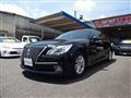 2013 Toyota Crown Hybrid