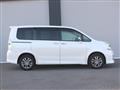 2013 Toyota Voxy