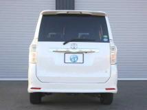 2013 Toyota Voxy